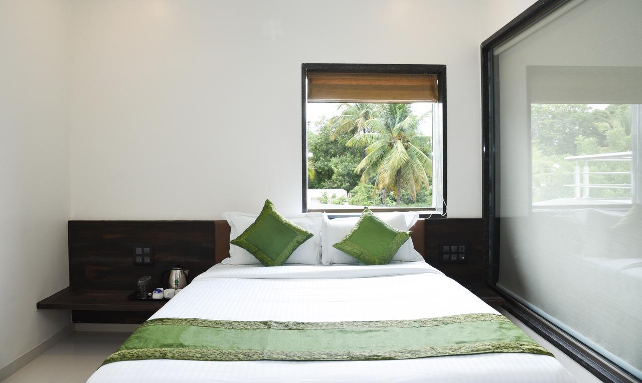 Treebo Malhaar Regency Otel Chinchvad Dış mekan fotoğraf
