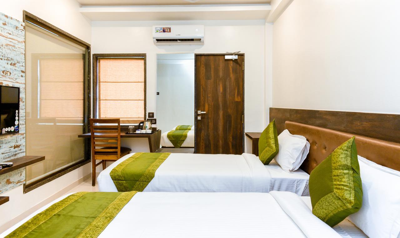 Treebo Malhaar Regency Otel Chinchvad Dış mekan fotoğraf
